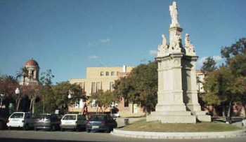 Fachada sur (desde estación de autobuses y RENFE)